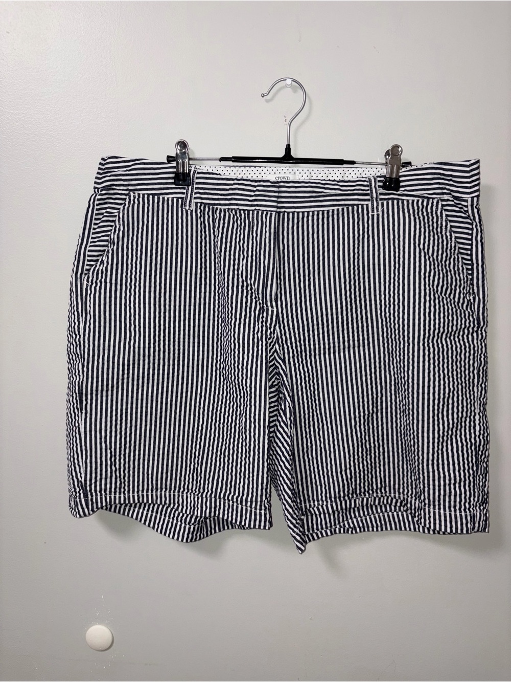 Crown & Ivy Navy White Striped Seersucker Shorts Women’s 16